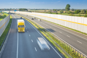 Noise barrier wall for transport infrastructure